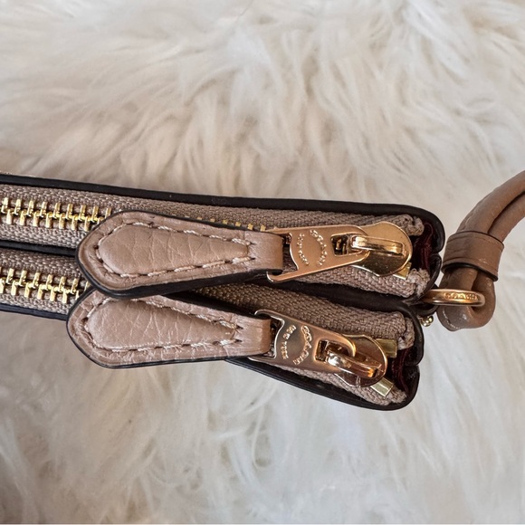 Coach Double Corner Zip Wristlet Beige Pebble Leather Wallet Clutch - Picture 5 of 8